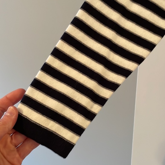 Crown and Ivy sweater - Picture 5 of 10